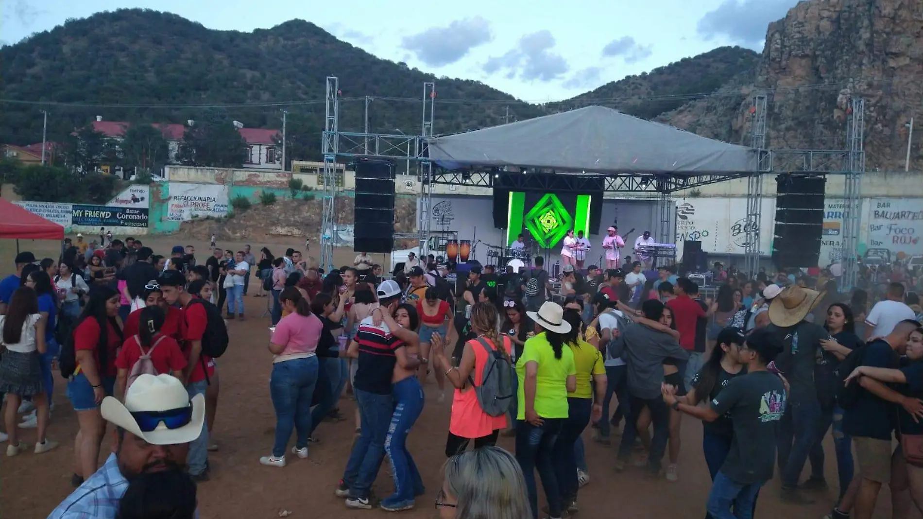 Baile santa